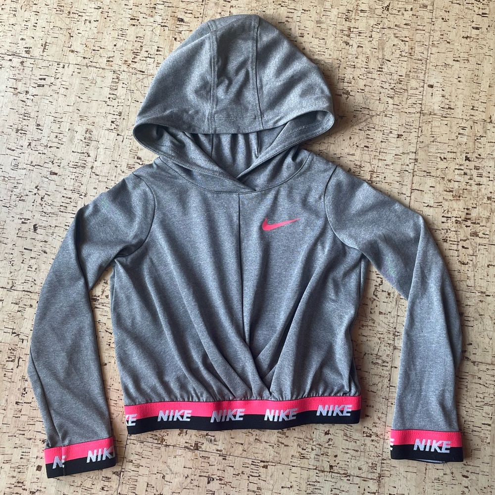 Nike Cropped Long Sleeve Shirt